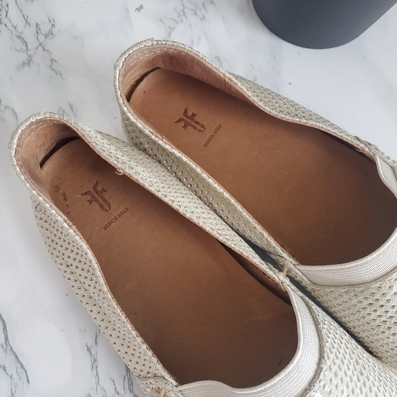 Frye Melanie Diamond Embossed Leather Slip On Loafer Neutral Comfy Boho 6 - Picture 2 of 8